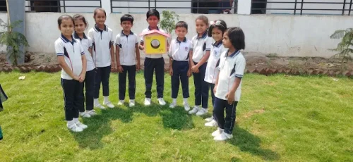 2025-04-09 (1) 2025-04-09 (1)